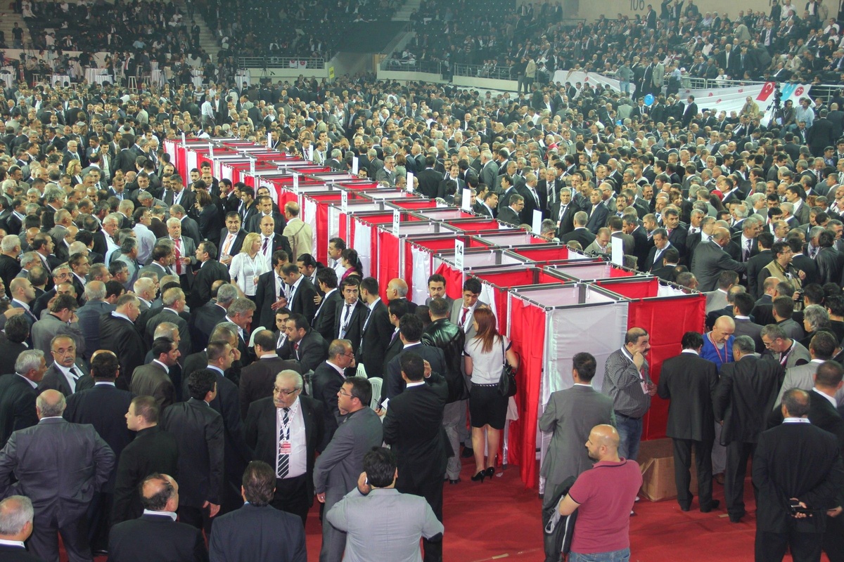 Mhp Büyük Kurultayında Genel Başkanlık İçin Oy Verme İşlemi Sona Erdi