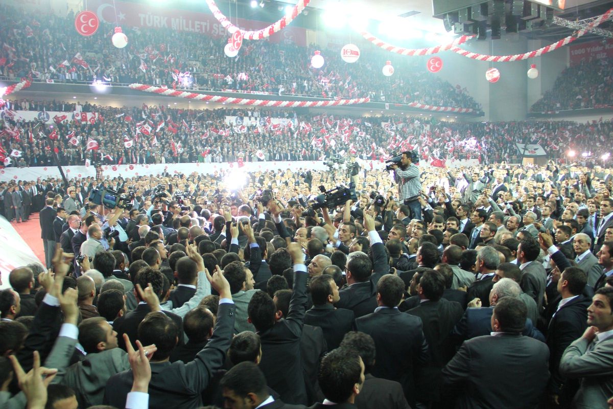 MHP Kurultayı"Nda Tansiyon Yüksek