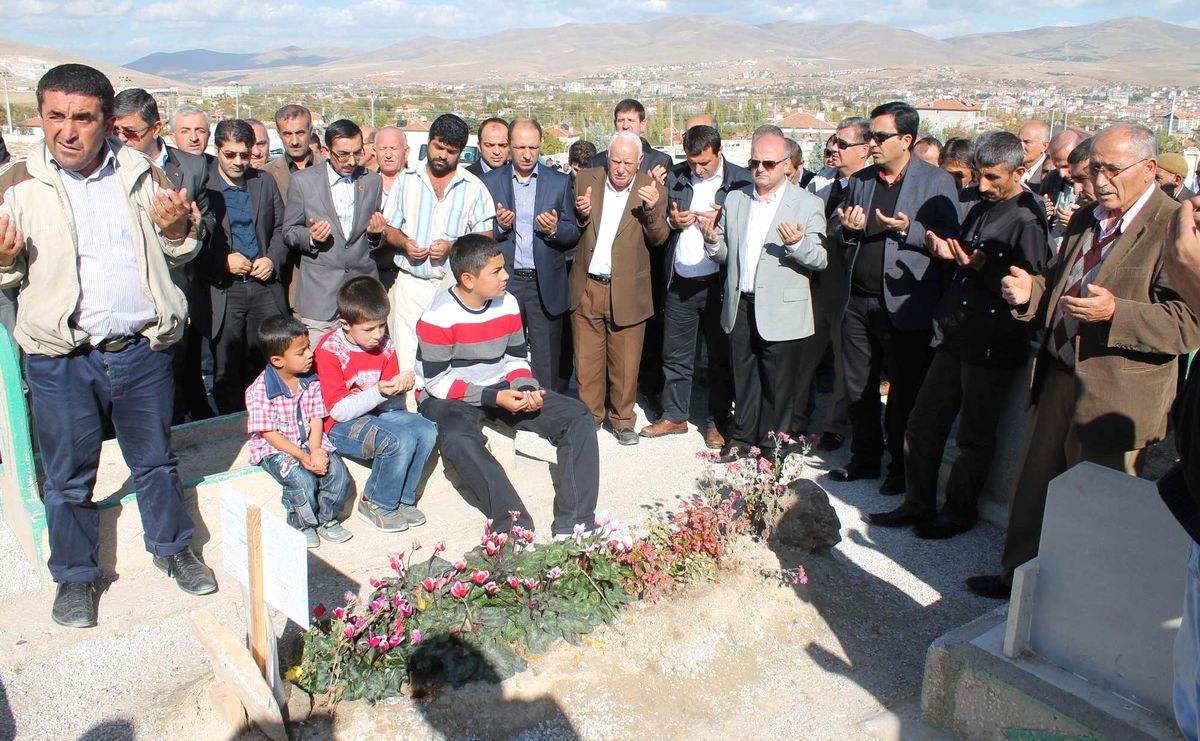 Neşet Ertaş Ölümünün 40. Gününde Anıldı
