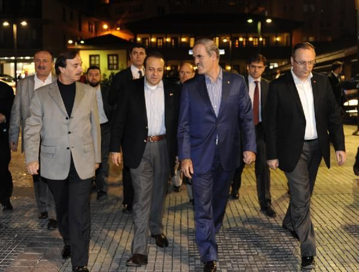 AB Bakanı ve Başmüzakereci Bağış, Kayınvalidesinin Mevlidine Katıldı