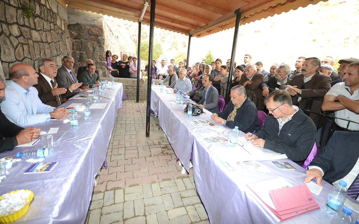 Başkan ve Muhtarlar Çiğli\'de Bir Araya Geldi