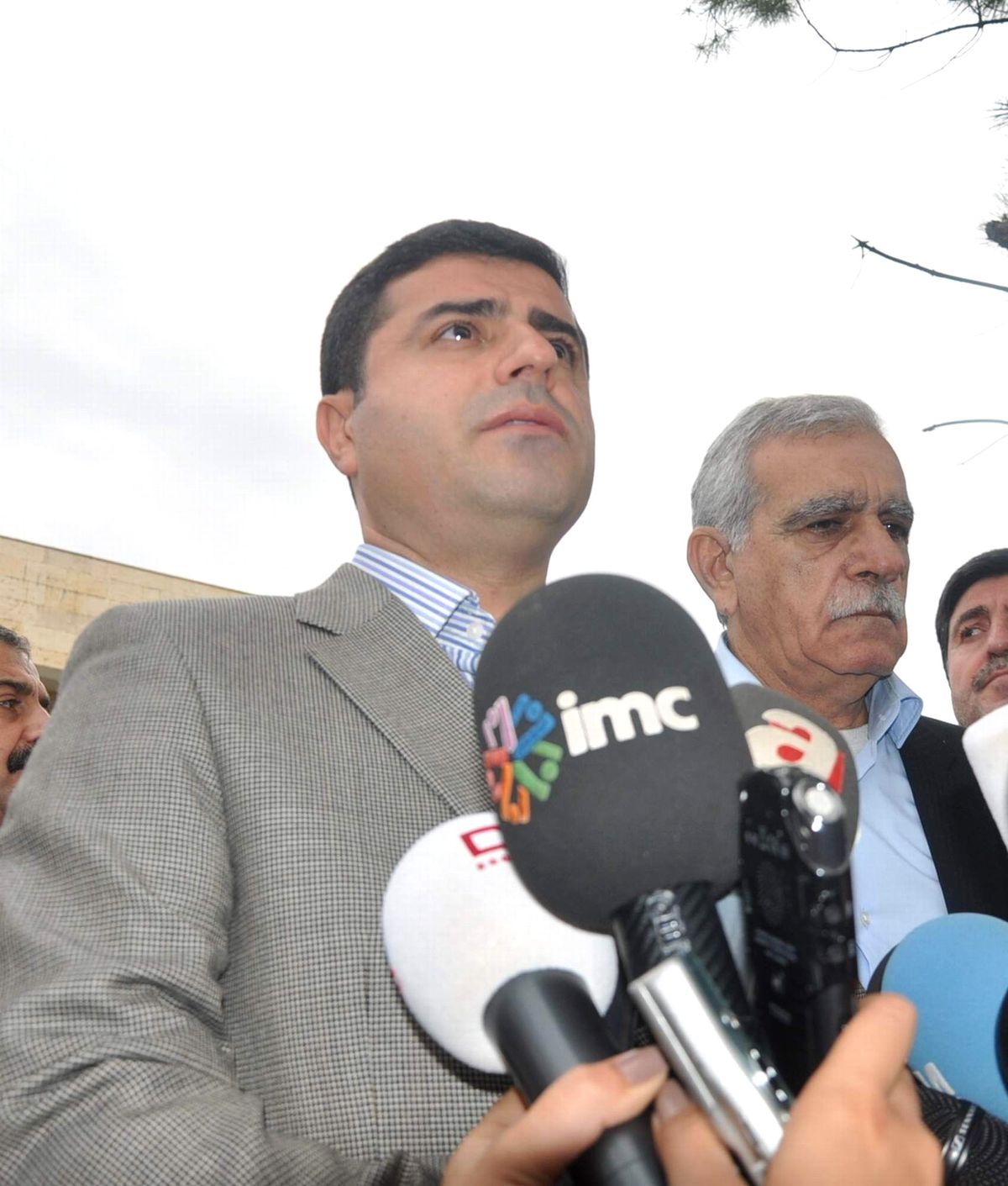 BDP\'de \'Açlık Grevi\' Toplantısı