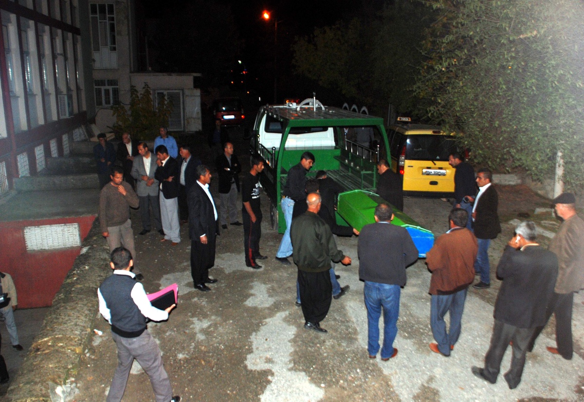 Besni\'de 14 Yaşındaki Çocuk İntihar Etti