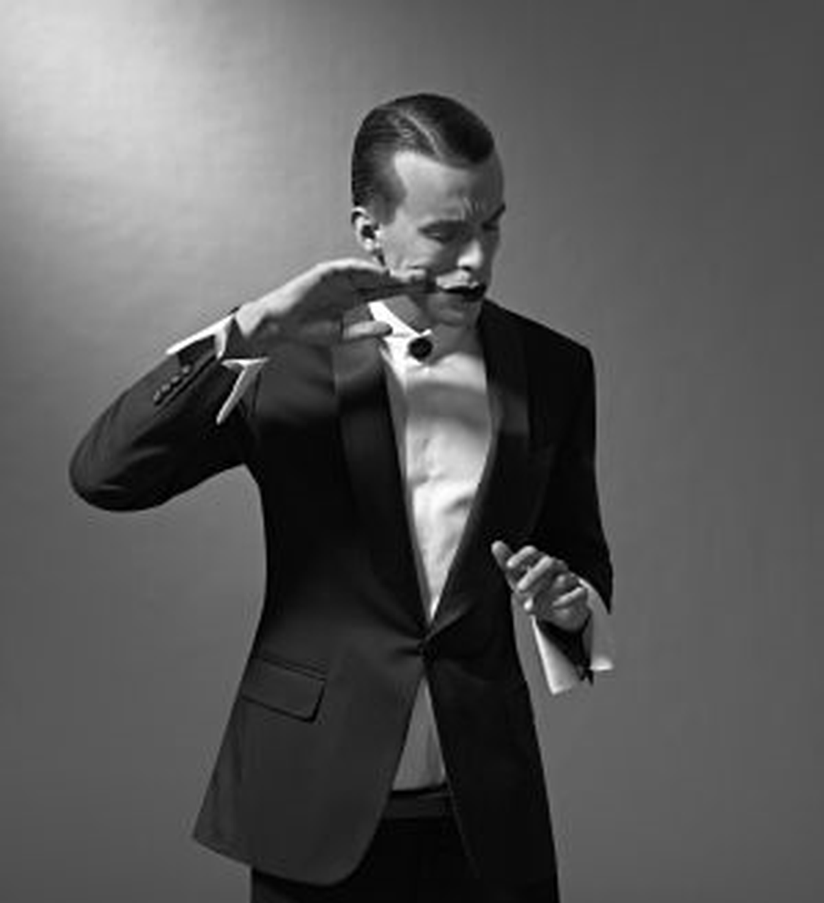 Cem Adrian; 9 Kasım\'da Jolly Joker İstanbul\'da!