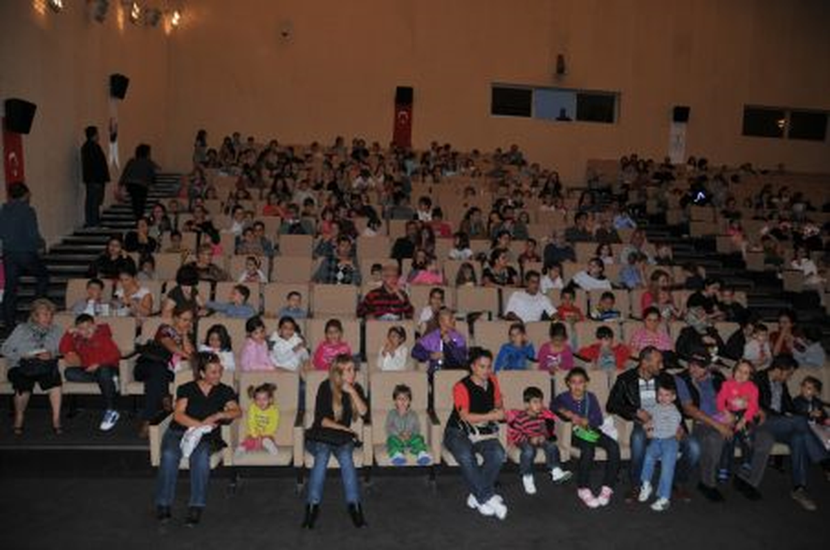Çocukları Hem Güldürdü Hem Düşündürdü