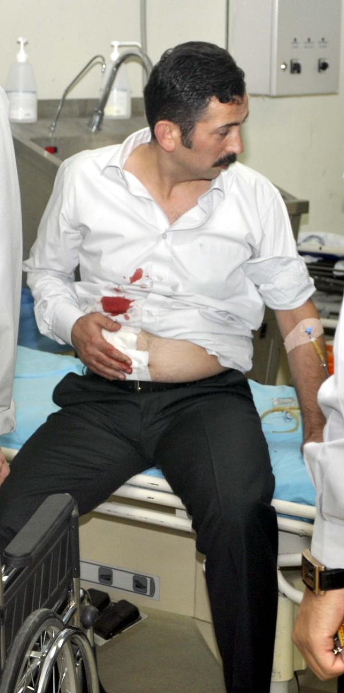 Edebiyat Öğretmeni, Öğrencisi Tarafından Bıçaklandı