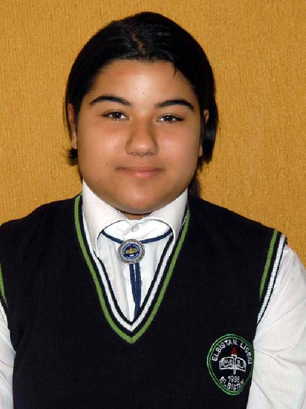 Gülüzar, Sıkıştığı Bacada Donarak Ölen Kardeşinin Yanında Toprağa Verildi