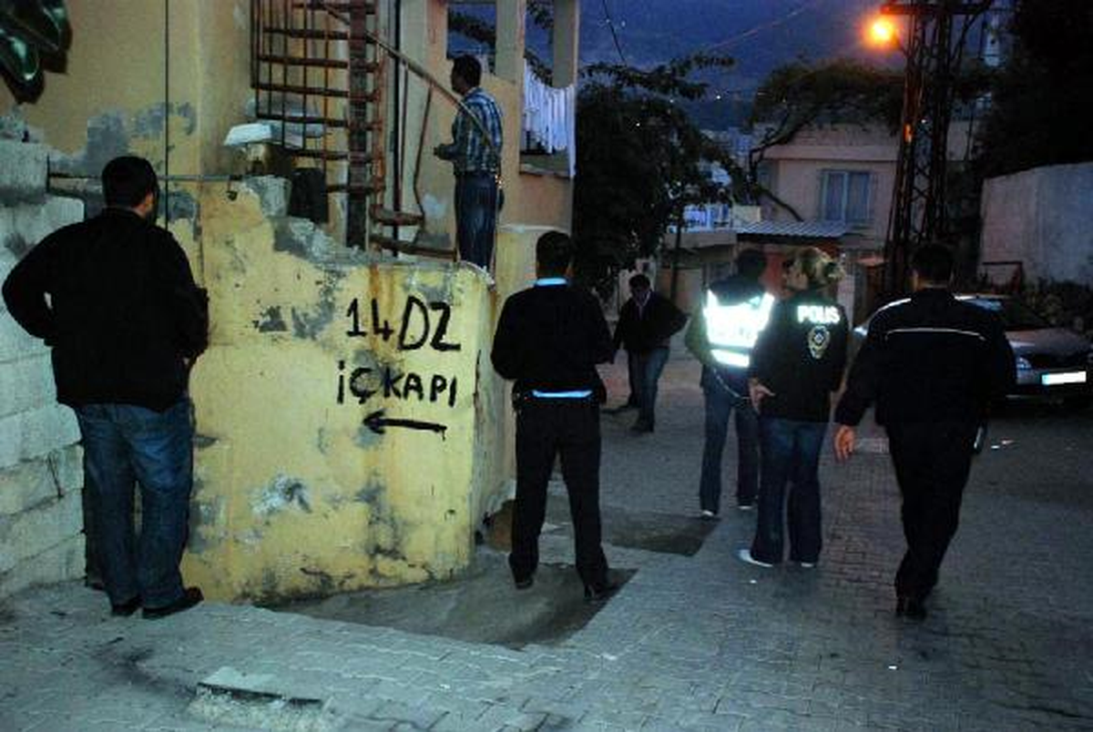İskenderun\'da Uyuşturucu Operasyonu: 15 Gözaltı
