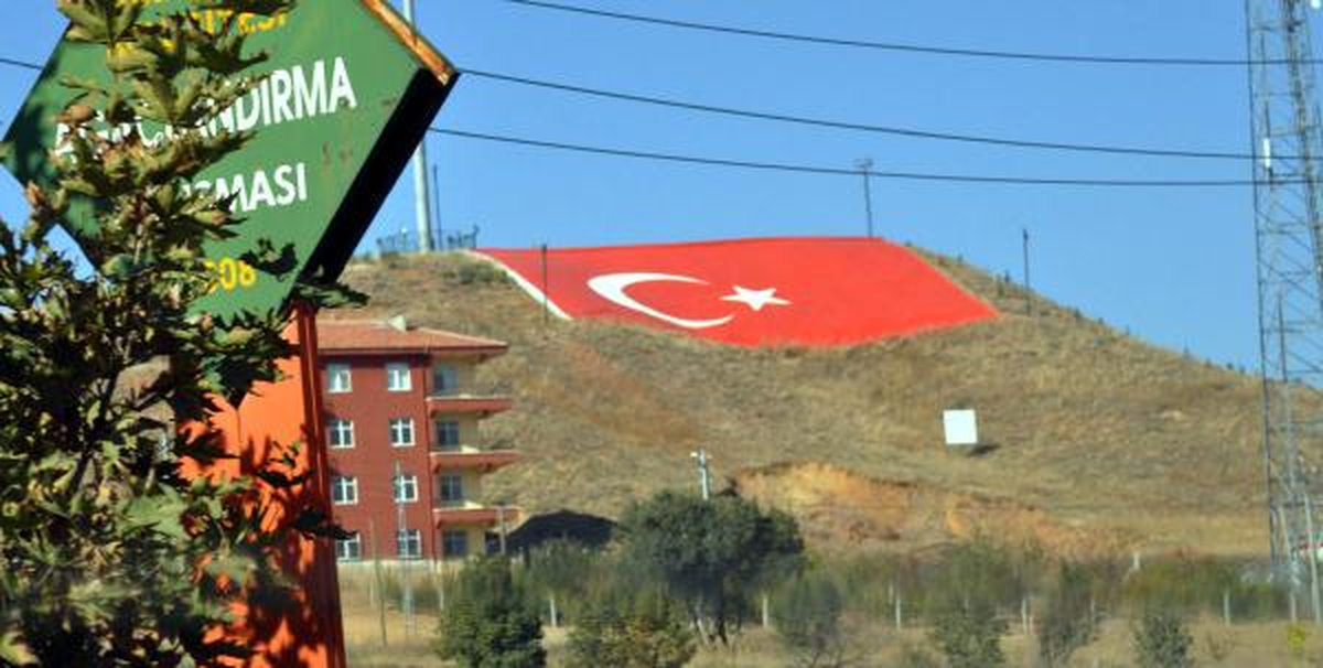 Dev Anıt Bayrak, Eski Haline Kavuştu