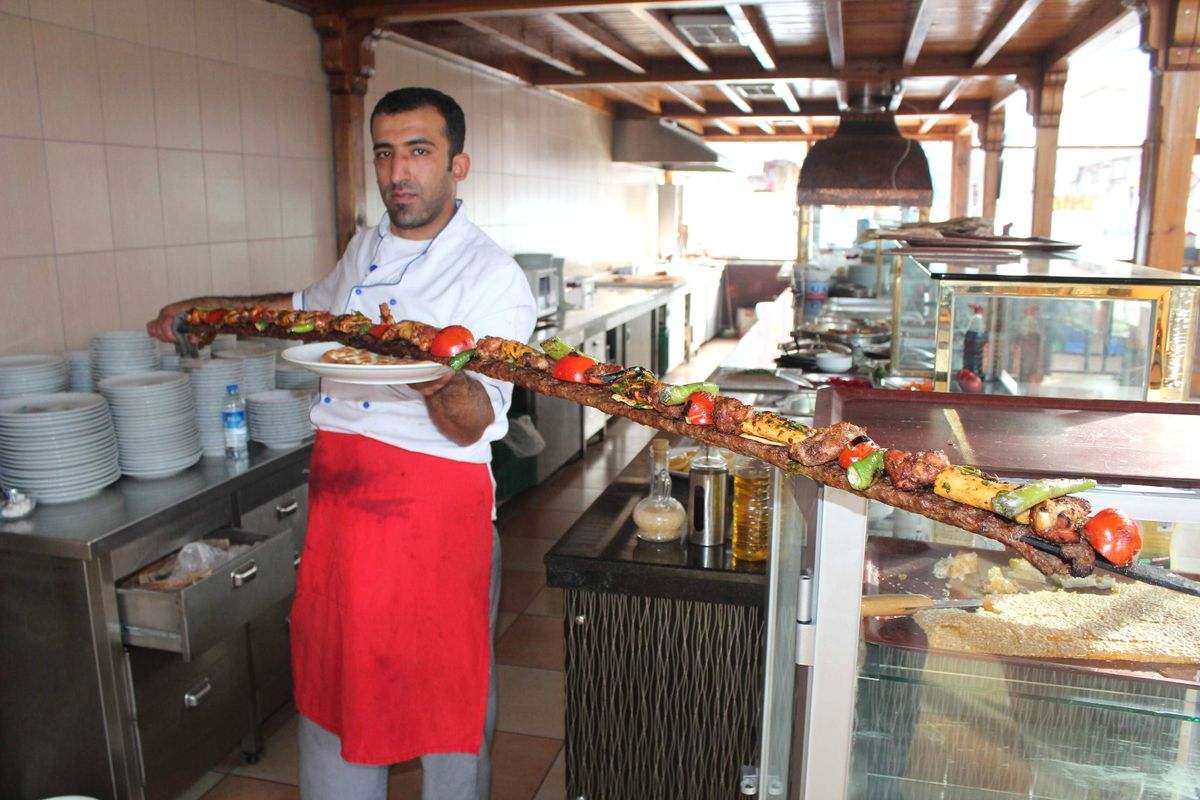 Konya\'da Metrelik Kebap Dönemi
