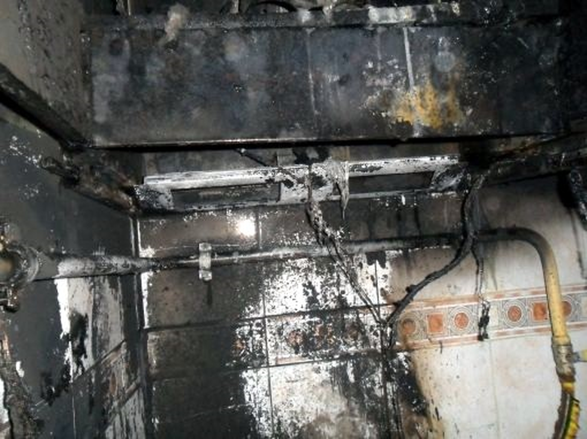 Mutfak Aspiratörü Evi Yakıyordu