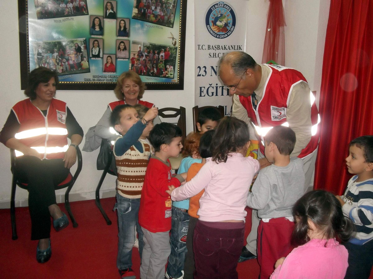 Nazillili Minikler Kızılay\'ı Öğrendi