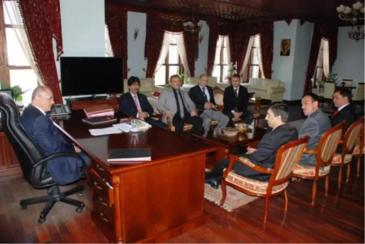 Sağlık Teşkilatından Vali Özçimen\'i Ziyaret