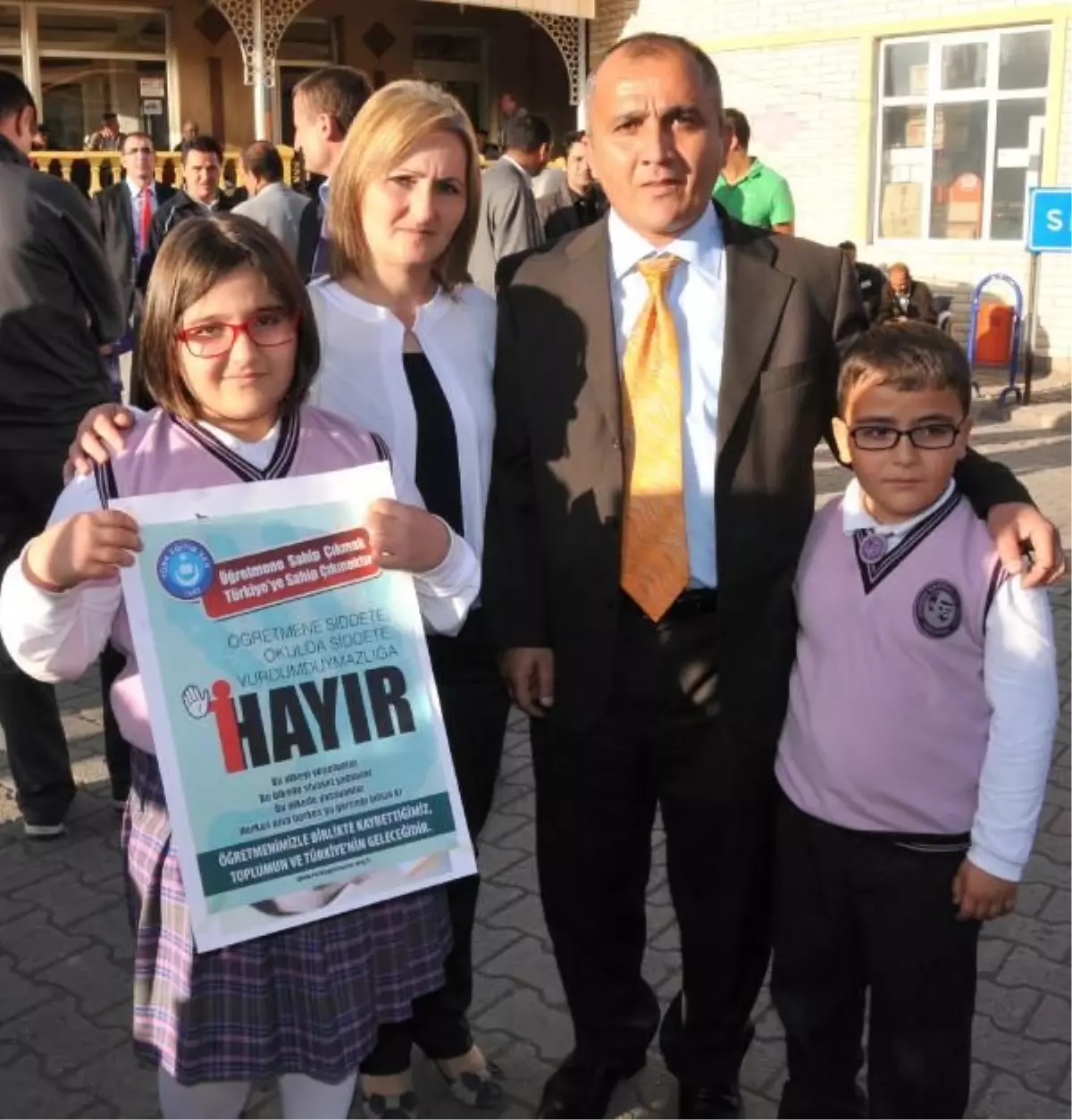 Sivas İki Polis Okulda Öğretmeni Tartakladı İddiası