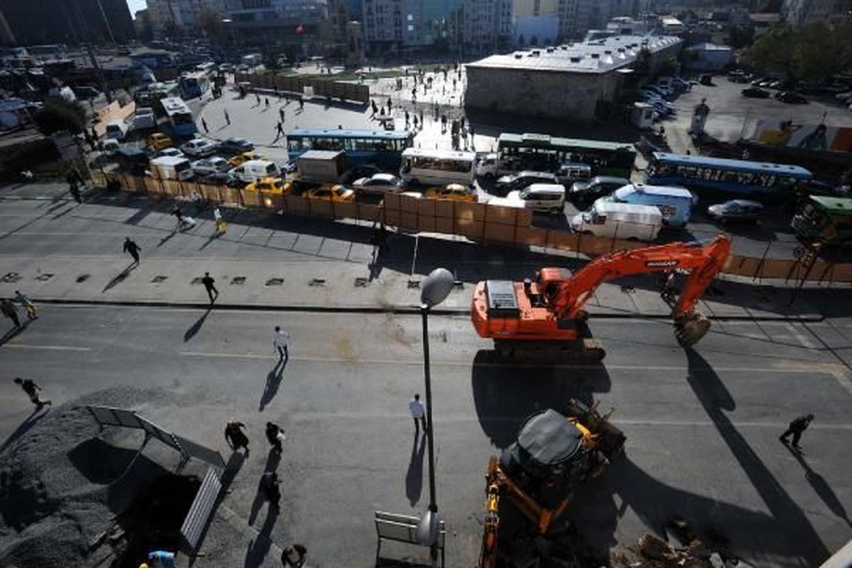 Taksim\'de Çalışmalar Başladı