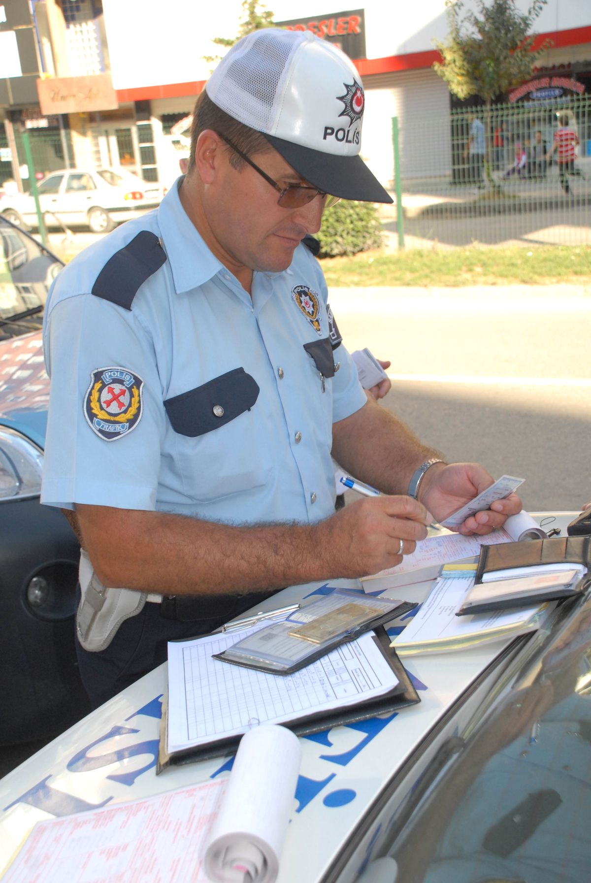 Trafik Ekipleri Ceza Yağdırdı