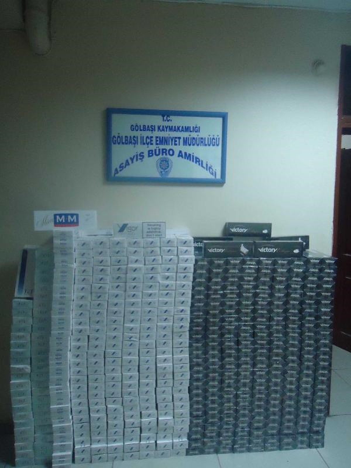 Trende 5 Bin 200 Paket Kaçak Sigara Ele Geçirildi