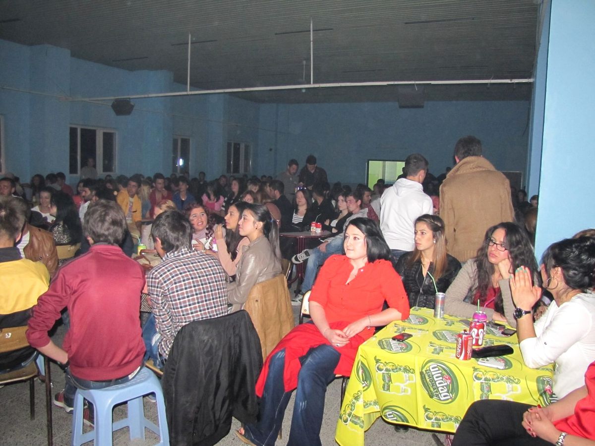 Üniversiteli Gençler \'Grup Manşet\'le Stres Attı