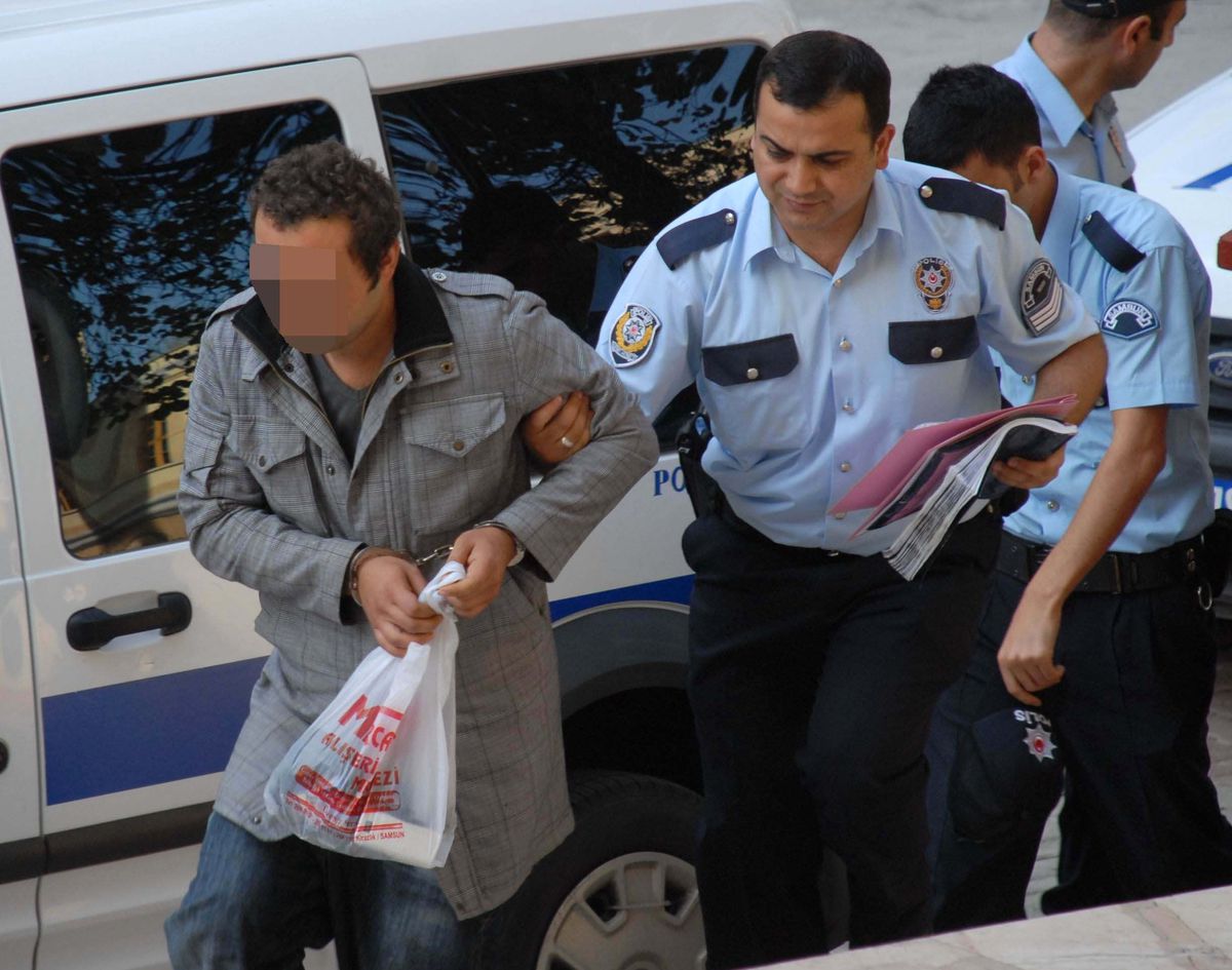 Uyanık Hırsızlar Polisten Kaçamadı