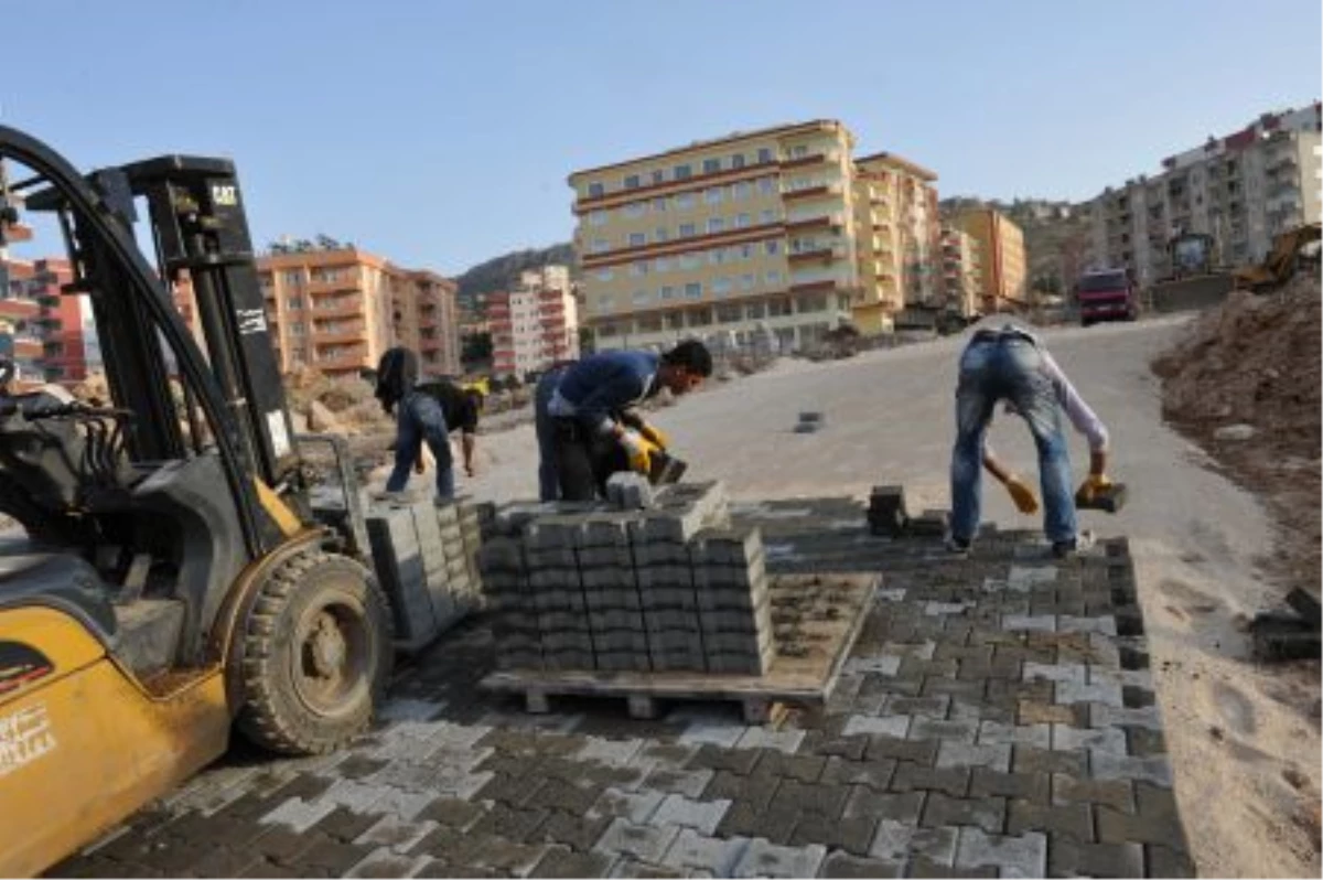 13 Mart Mahallesi\'nde Yol Yapım Çalışmaları