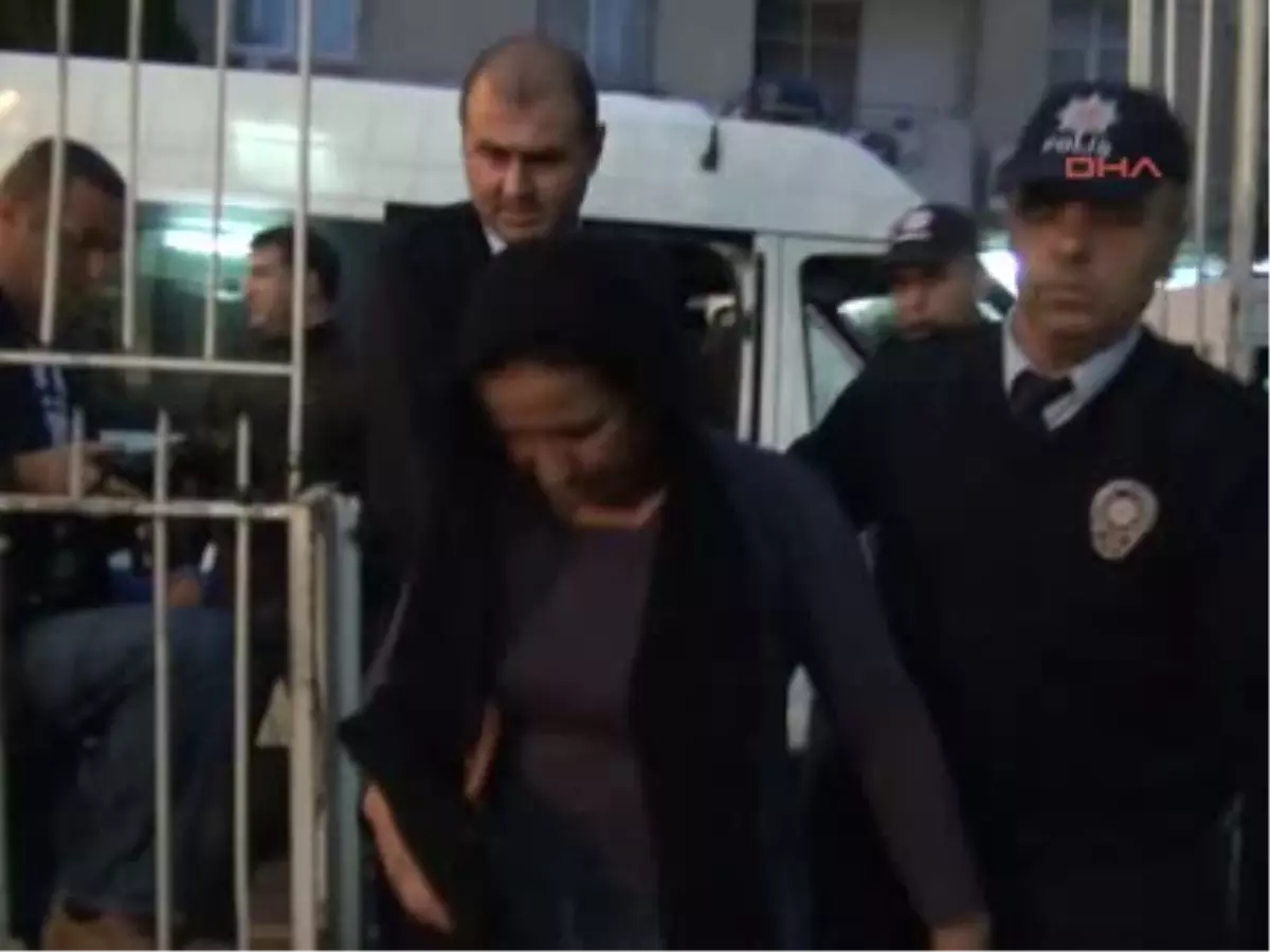 Tacizcisini Tabancayla Vuran Ablasını Alnından Öptü