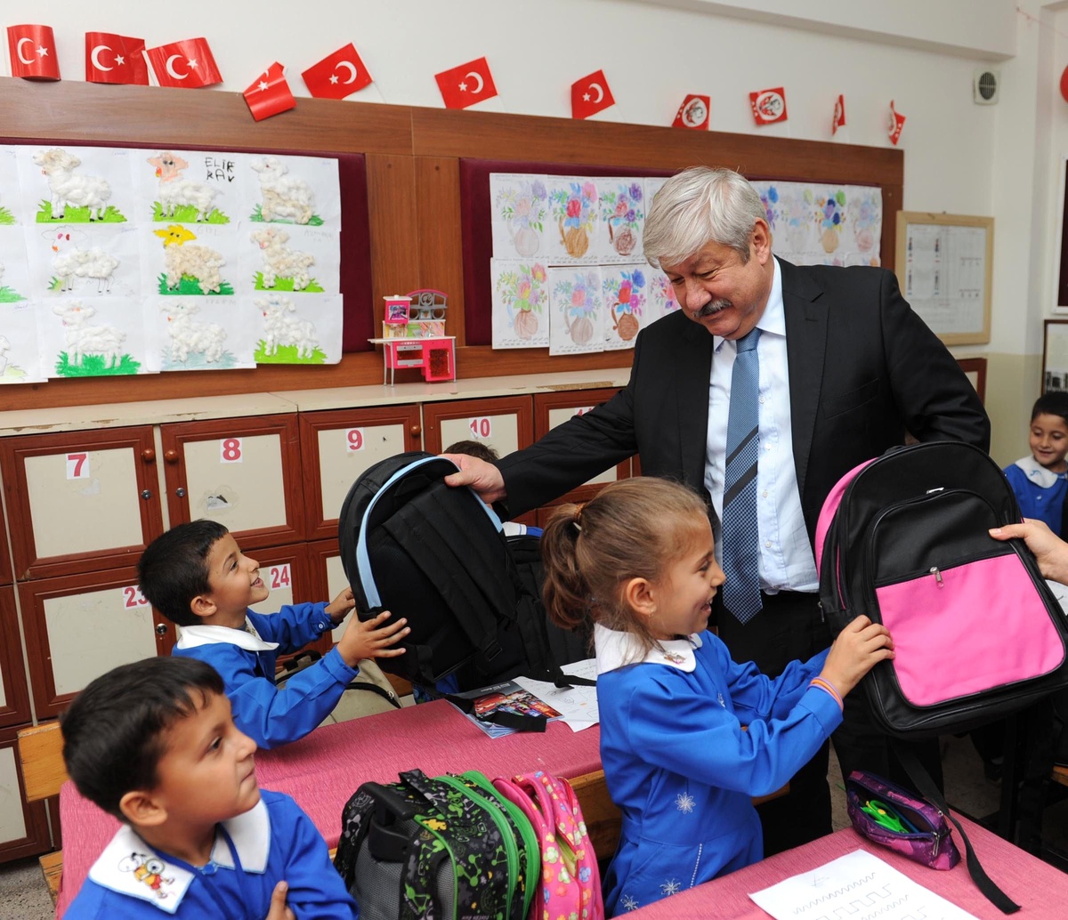 Akaydın, Okul Ziyaretlerini Sürdürüyor