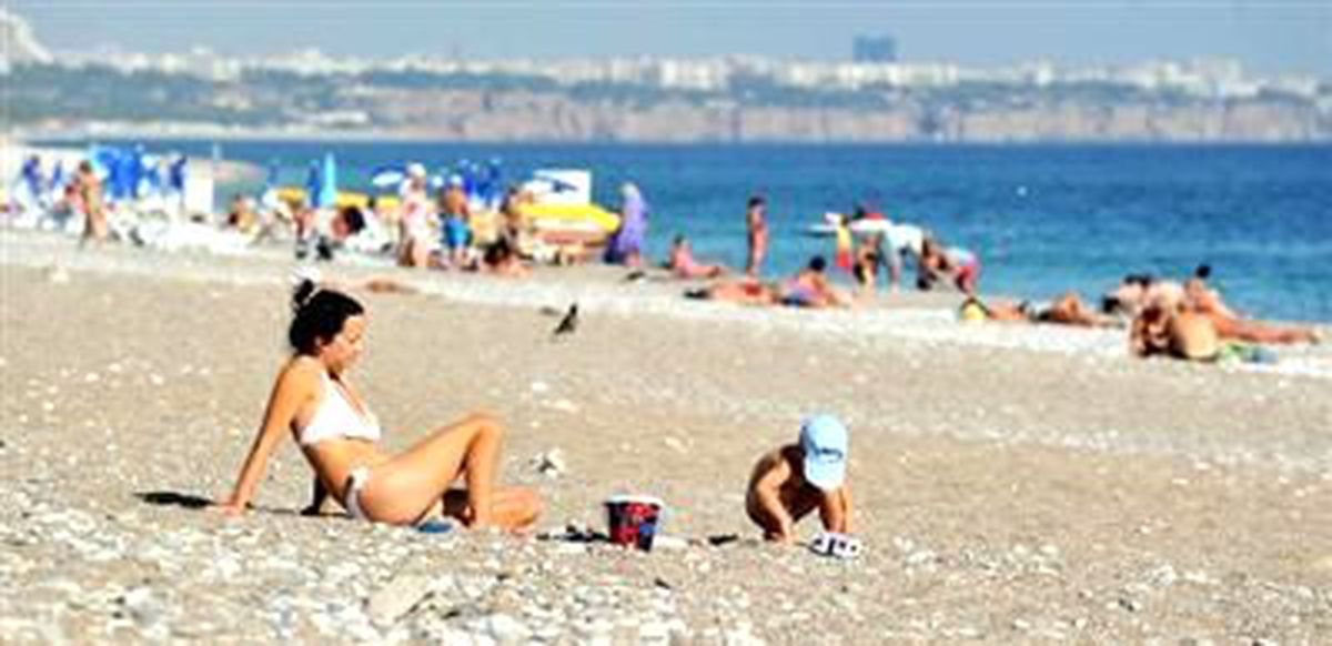 Antalya\'da Kasımda Deniz Keyfi
