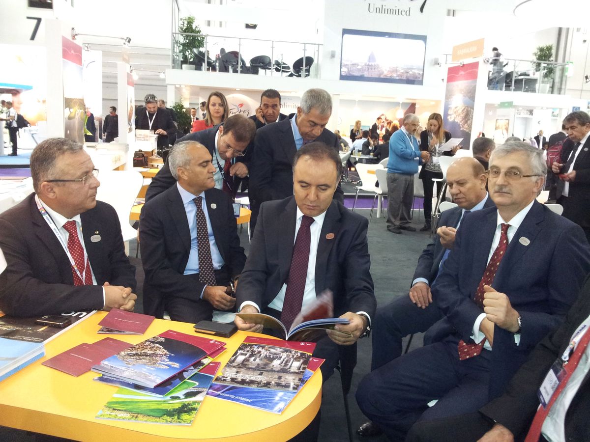 Antalya Tanıtım Broşürleri Londra Fuarı\'nda