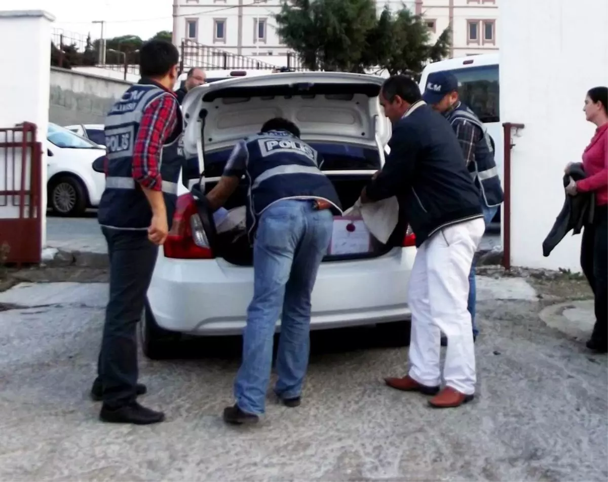 Ayvalık Belediyesi'ne Operasyon