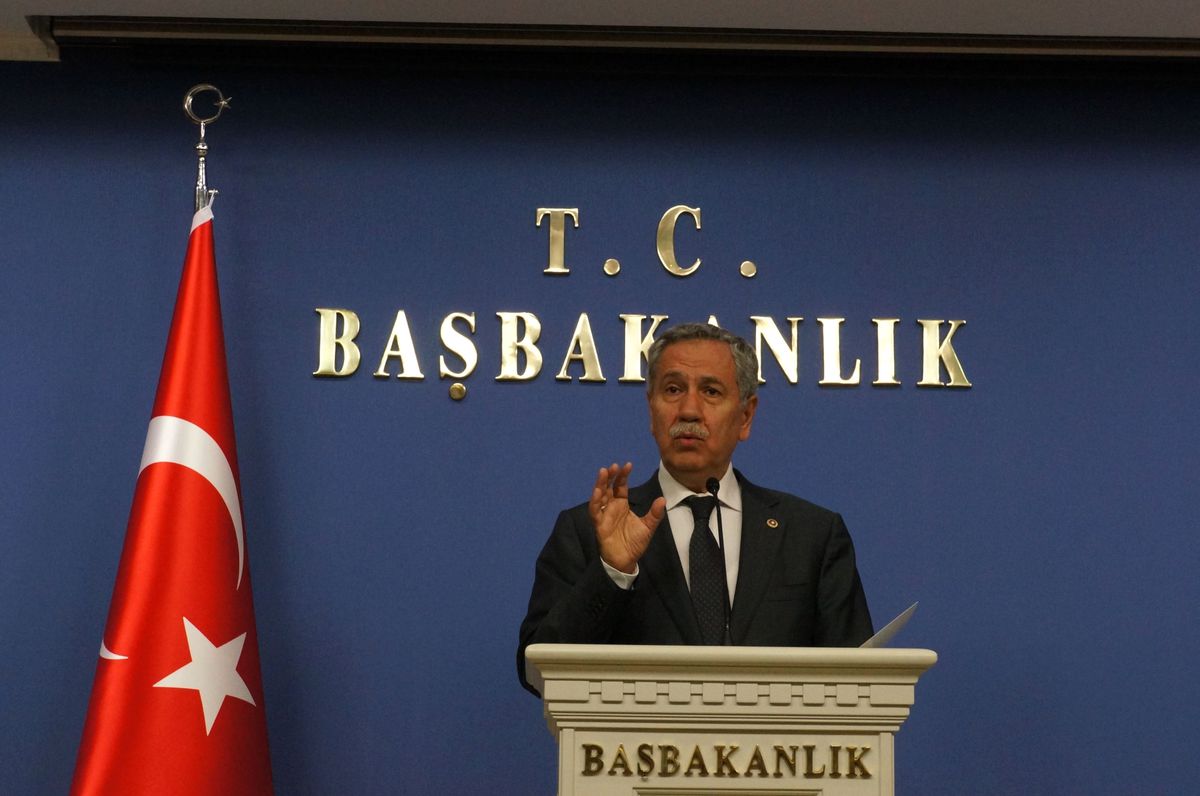 Başbakan Yardımcısı ve Hükümet Sözcüsü Bülent Arınç, Teröristbaşı Abdullah Öcalan\'ın Avukatlarıyla...
