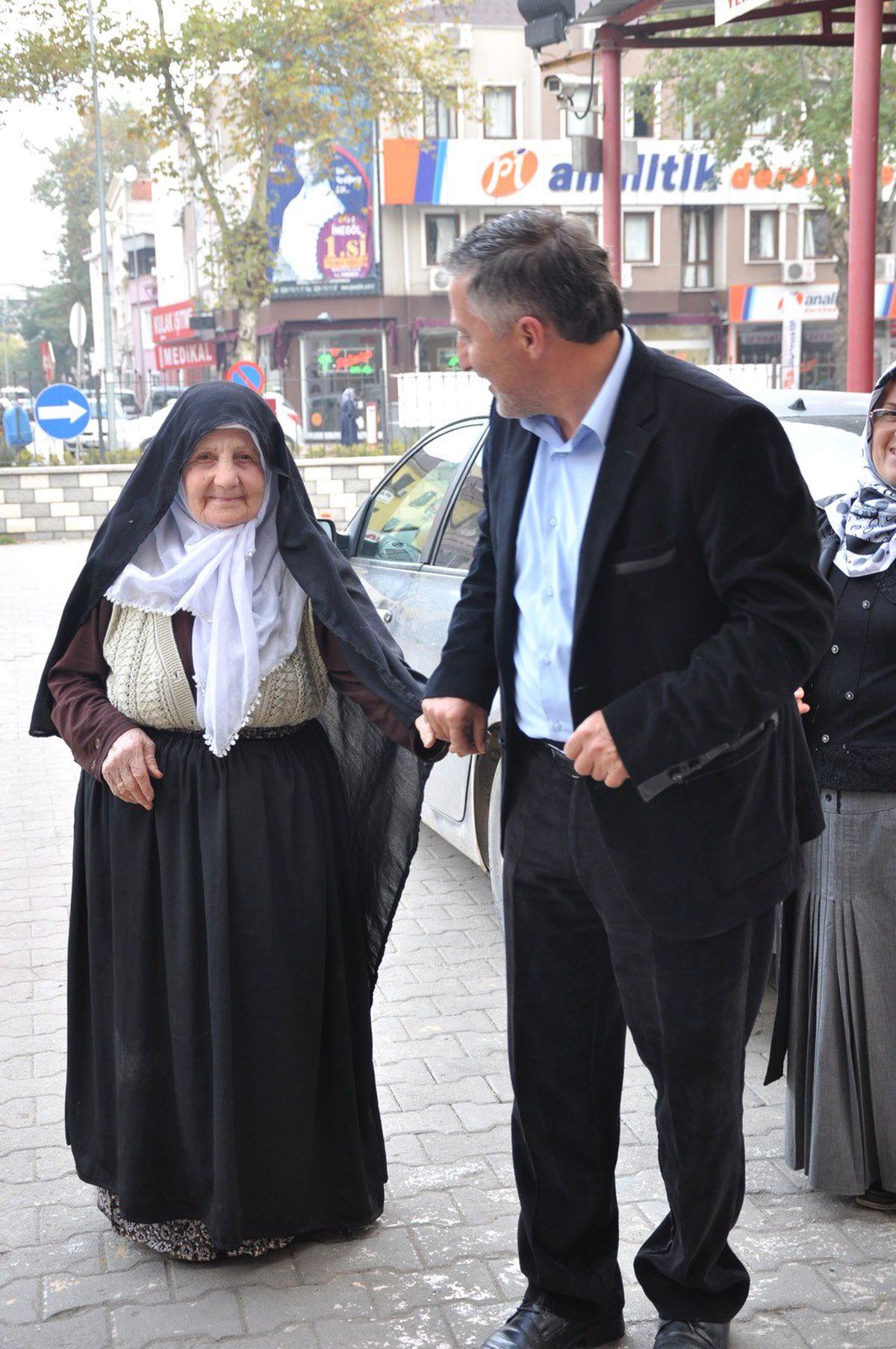Boğazına Kene Yapıştı