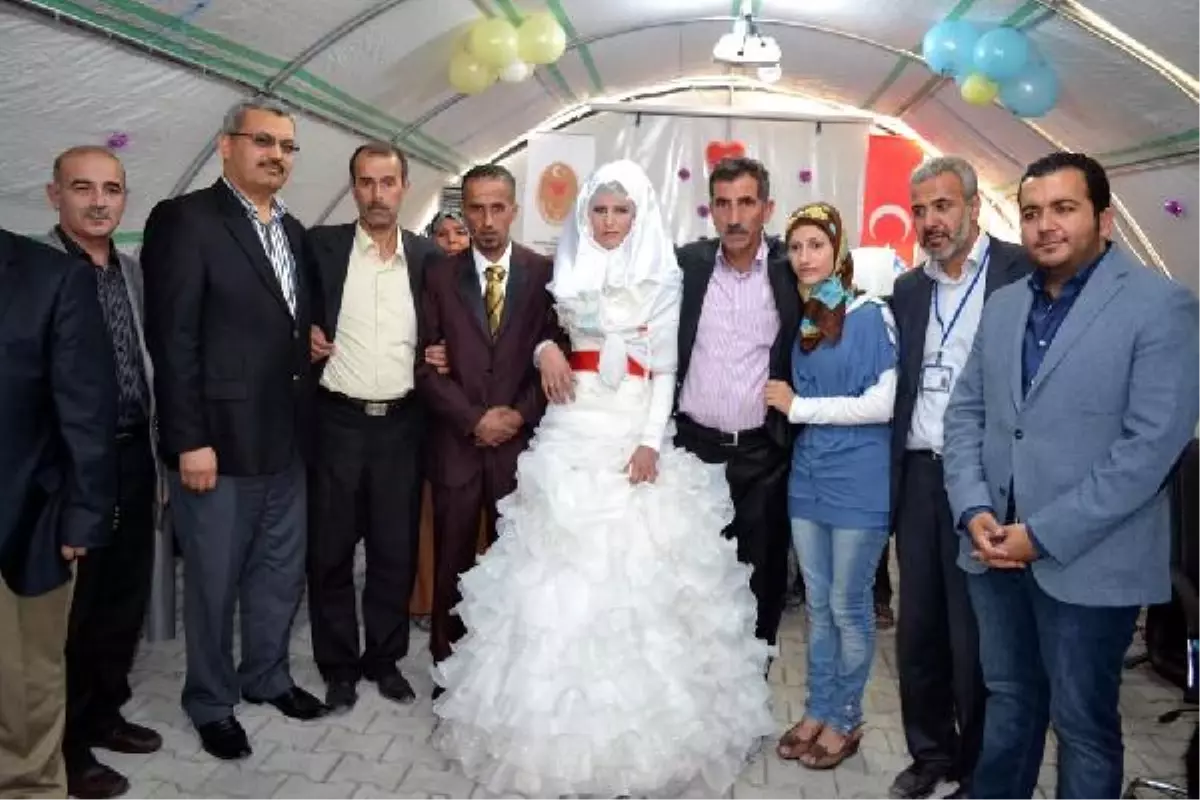 Çadırkentte Düğün