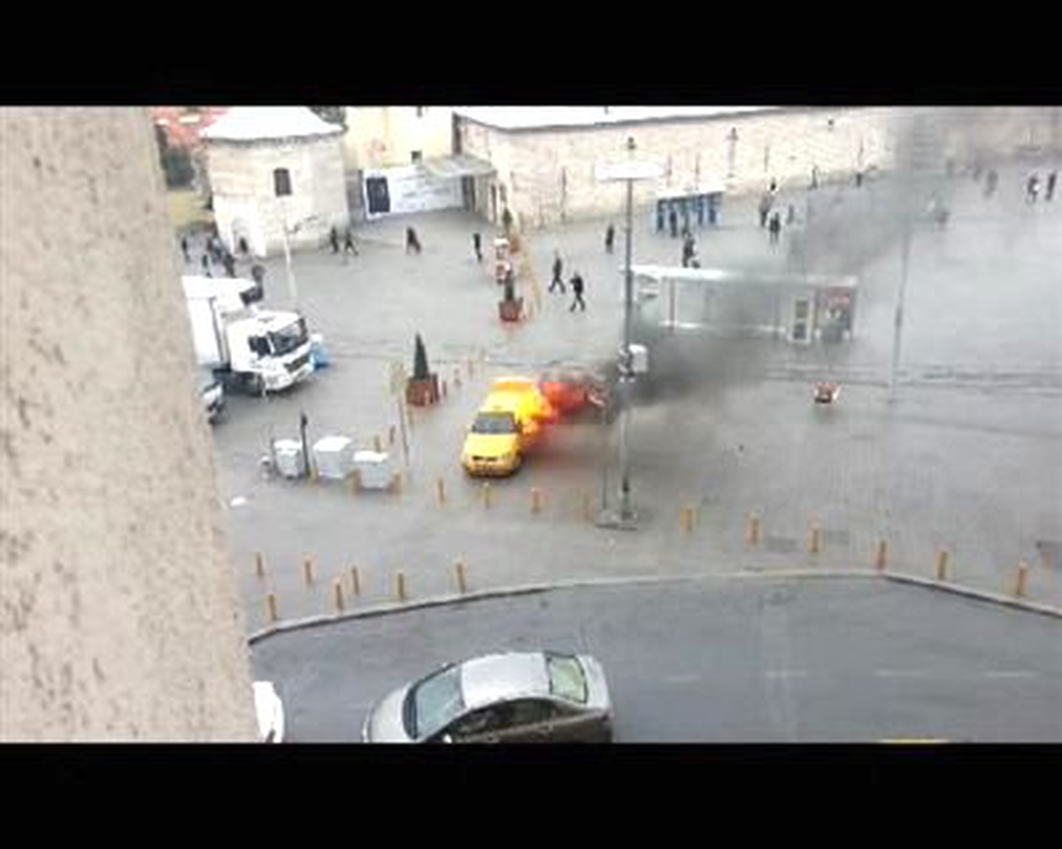 Cezaya Kızdı Taksiyi Yaktı