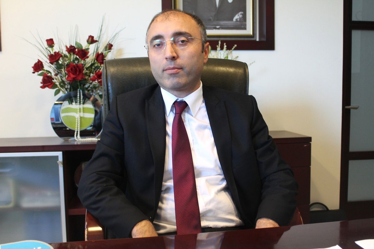 Dr. Öztürk, Görevine Başladı