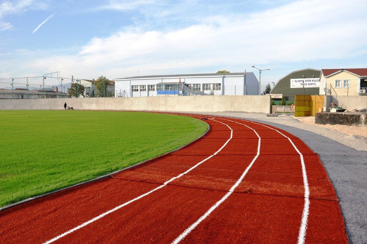 Düzce Stadına Koşu Pisti Yapılıyor