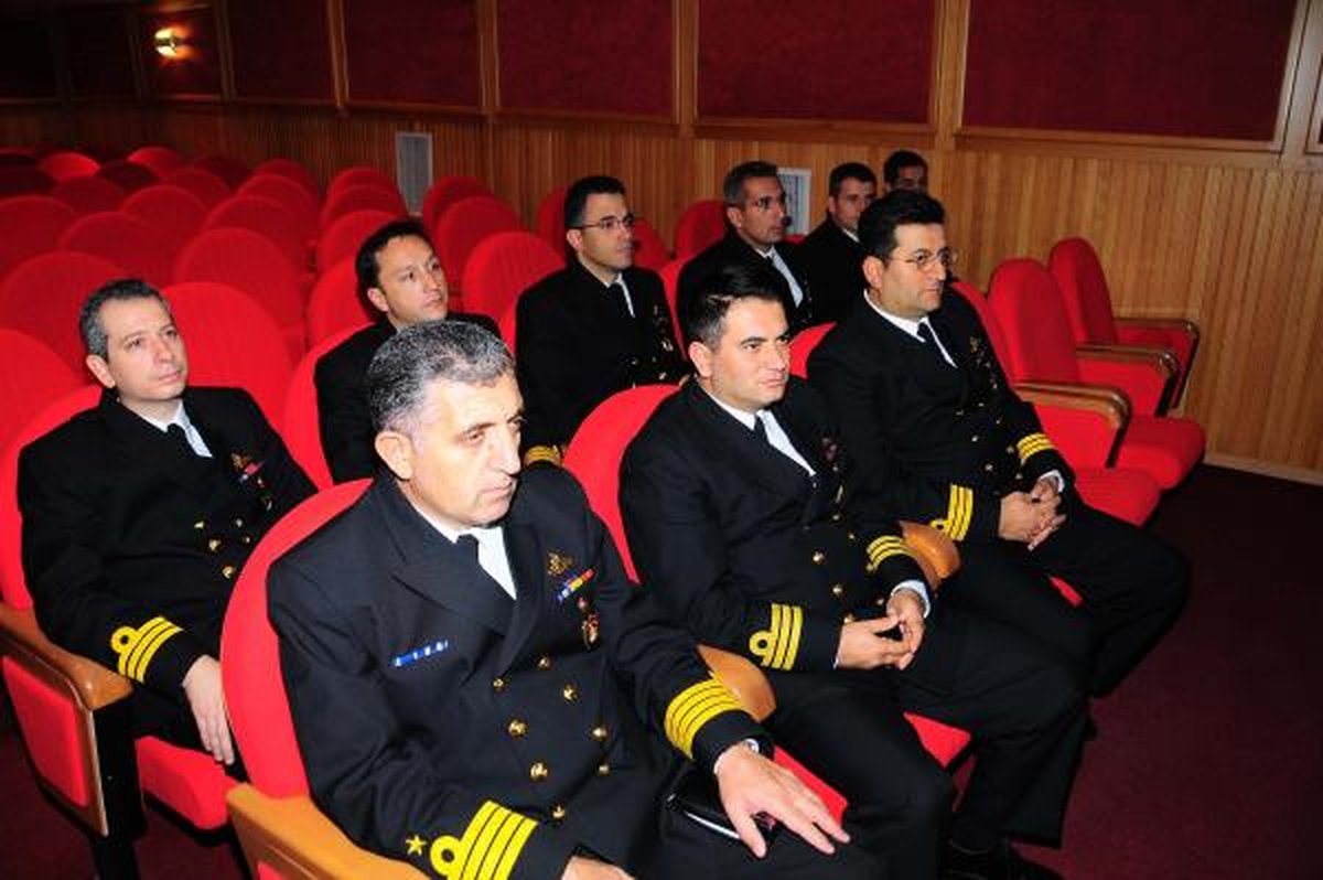 Ege Denizi\'nde Mayın Arama Tatbikatı