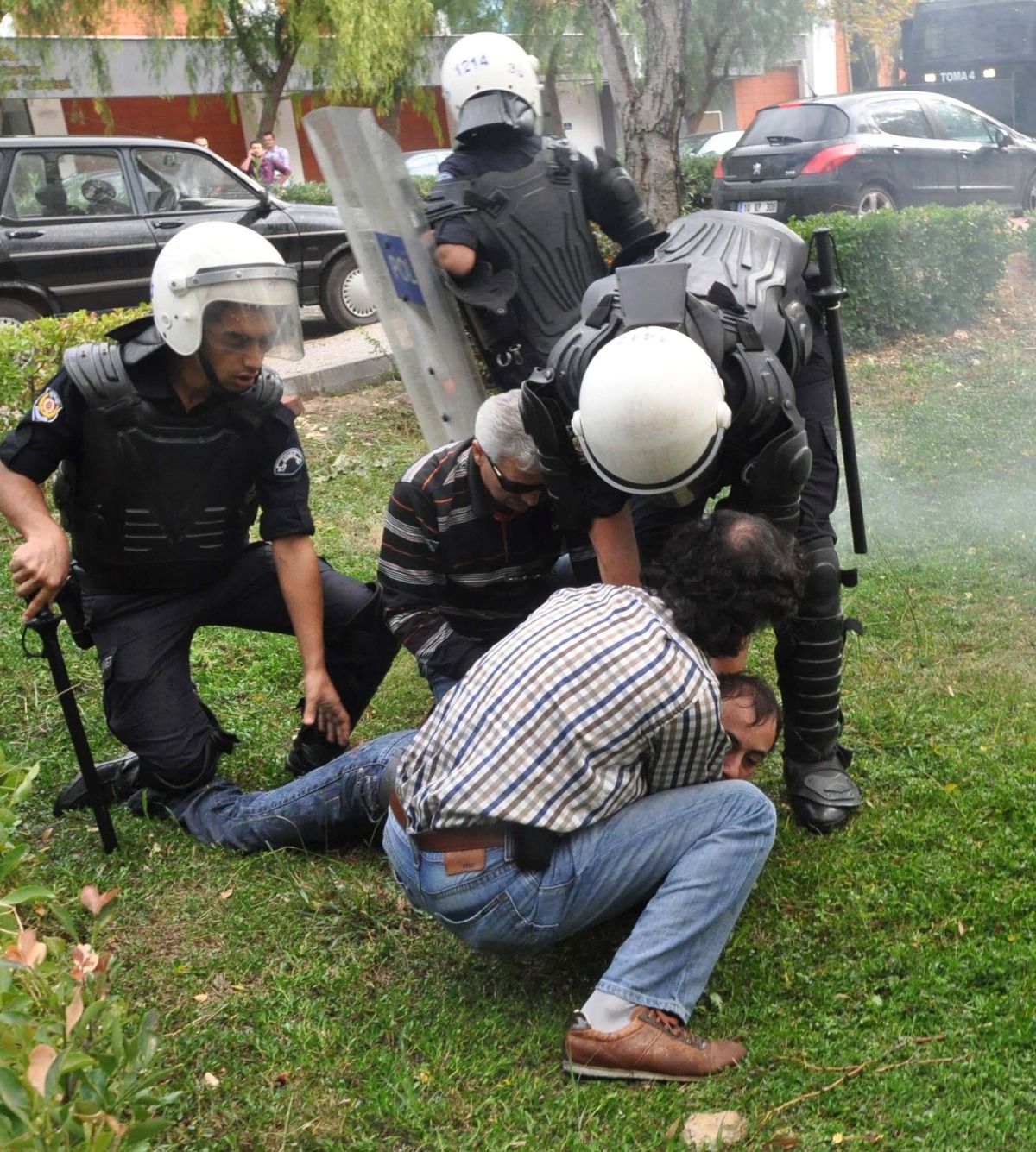 Ege Üniversitesi'ndeki Protestoya Polisten Müdahale