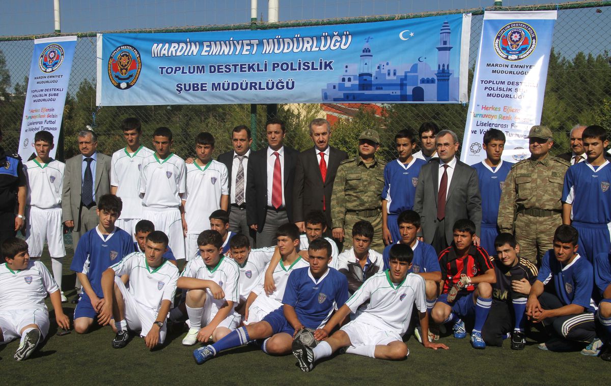 Emniyetten Halı Saha Turnuvası