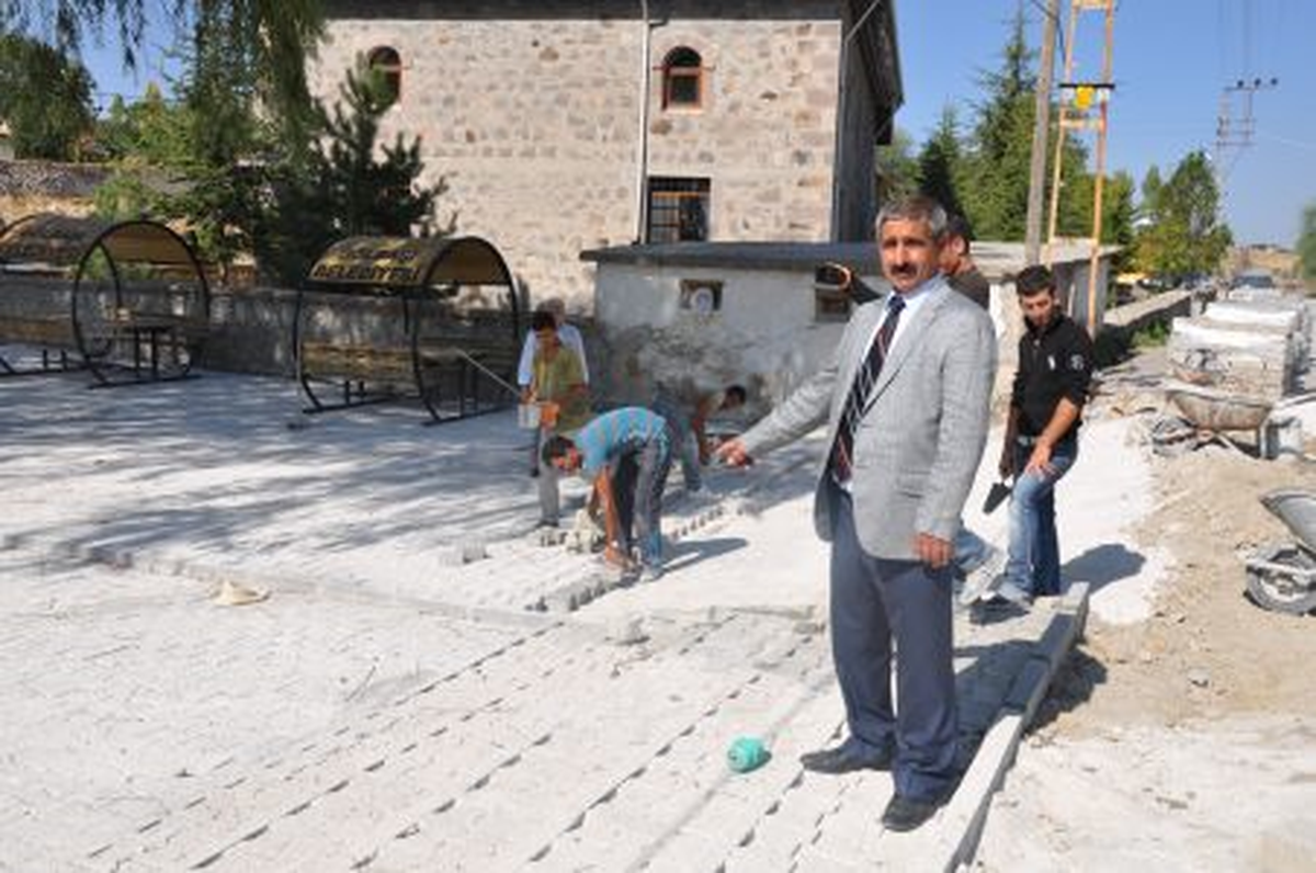 Eski Köylere Mahalle Meydanı