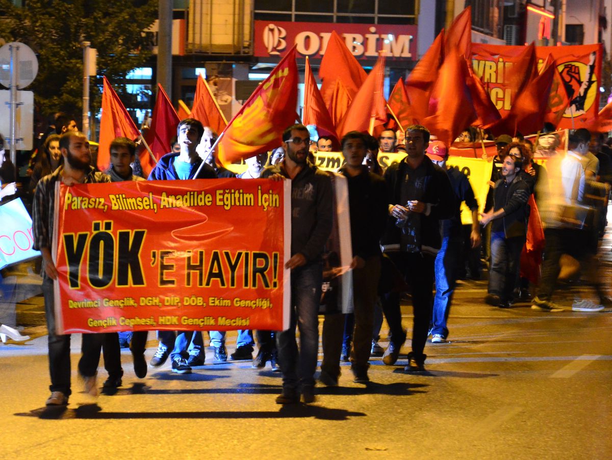 Eylemciler Trafiği Felç Etti