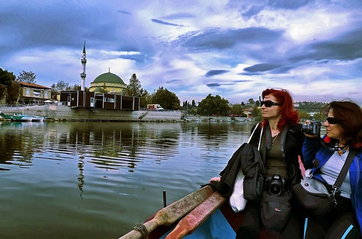 Fotoğraf Sanatçıları Gölyazı\'da Sanatsal Anları Ölümsüzleştirdi