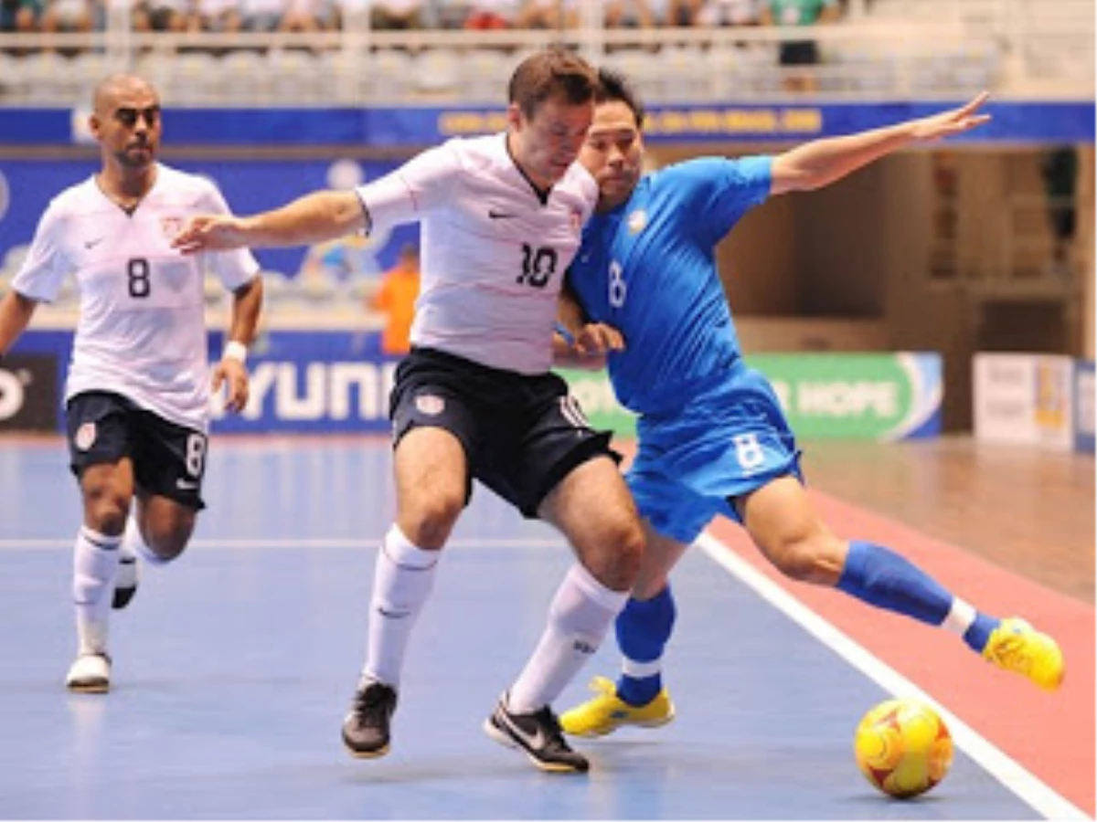 Futsal: 2012 Dünya Kupası -Şampiyonada 4 Maç Yapıldı