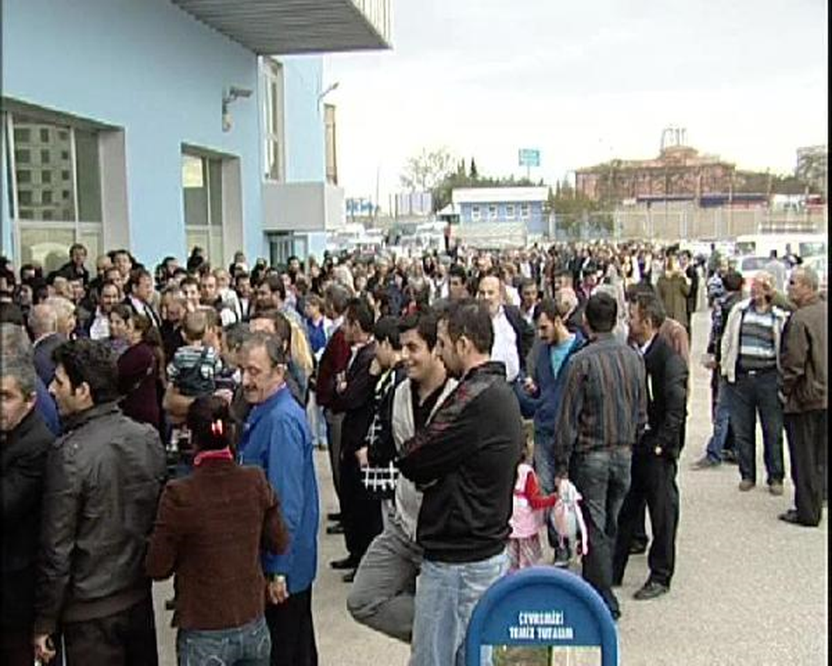 Gümrükte Ucuz Eşya İzdihamı