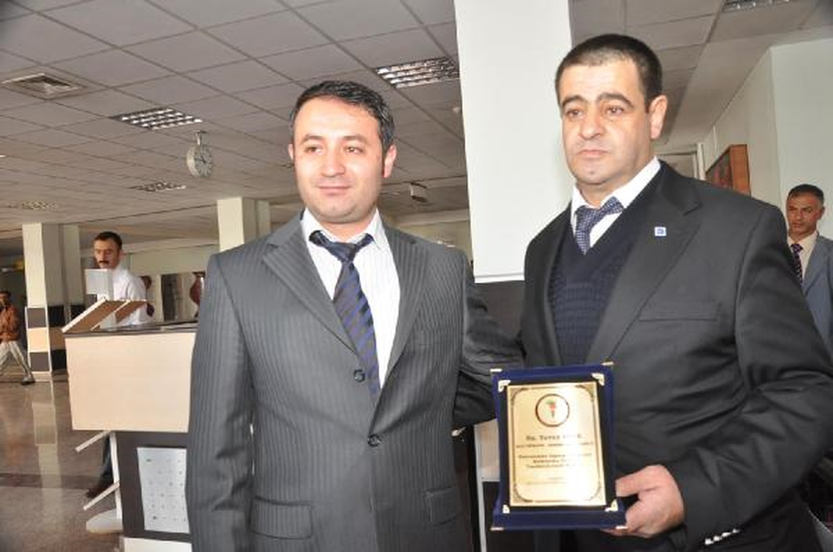 Hakkarili Mali Müşavirden Hastaneye Tekerlekli Sandalye Desteği