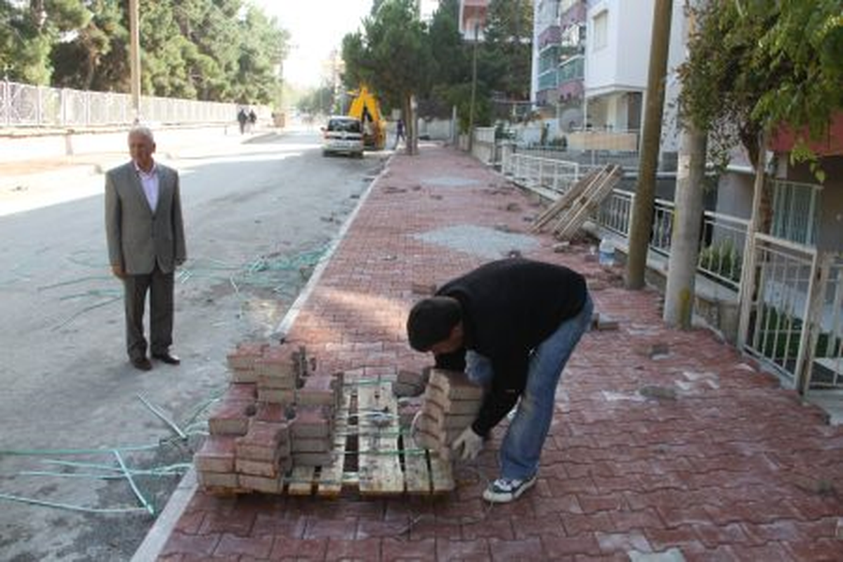 Kaldırım Çalışmaları Devam Ediyor

