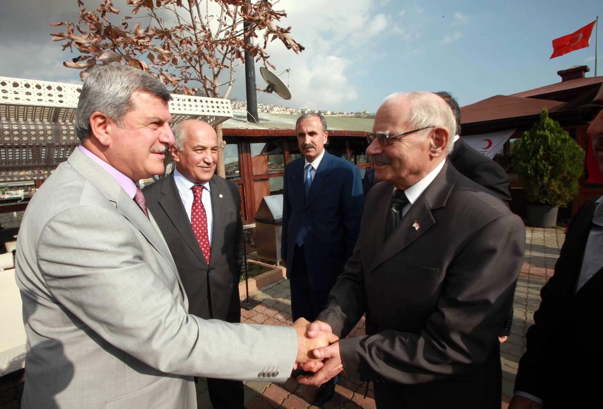 Karaosmanoğlu, "Kızılay Zor Günlerin Dostudur"