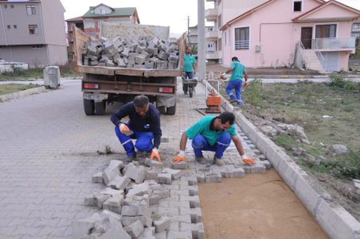 Kartepe\'de Parke Tamiratları Devam Ediyor