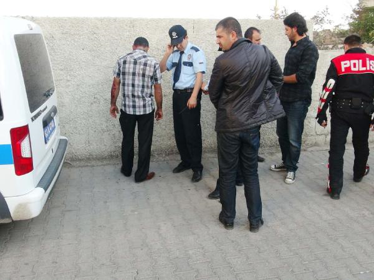 Kavga Eden 2 Kardeş Birbirini Bıçakladı