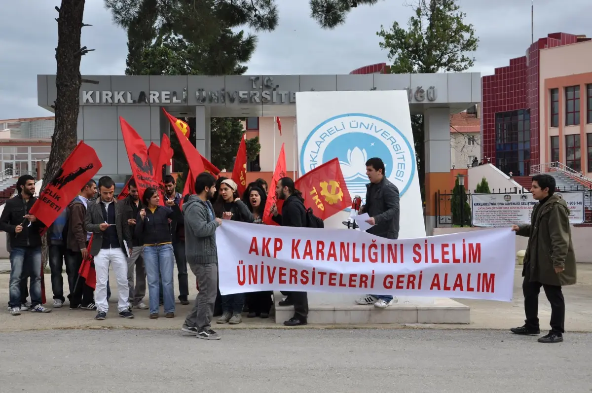 Klü Öğrencileri YÖK\'ü Protesto Etti