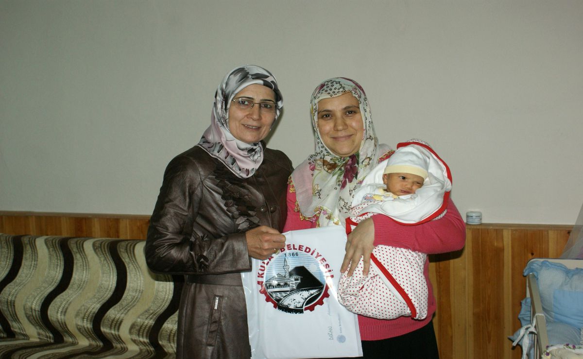 Kula Belediyesi\'nin "Hoşgeldin Bebek" Uygulaması Devam Ediyor